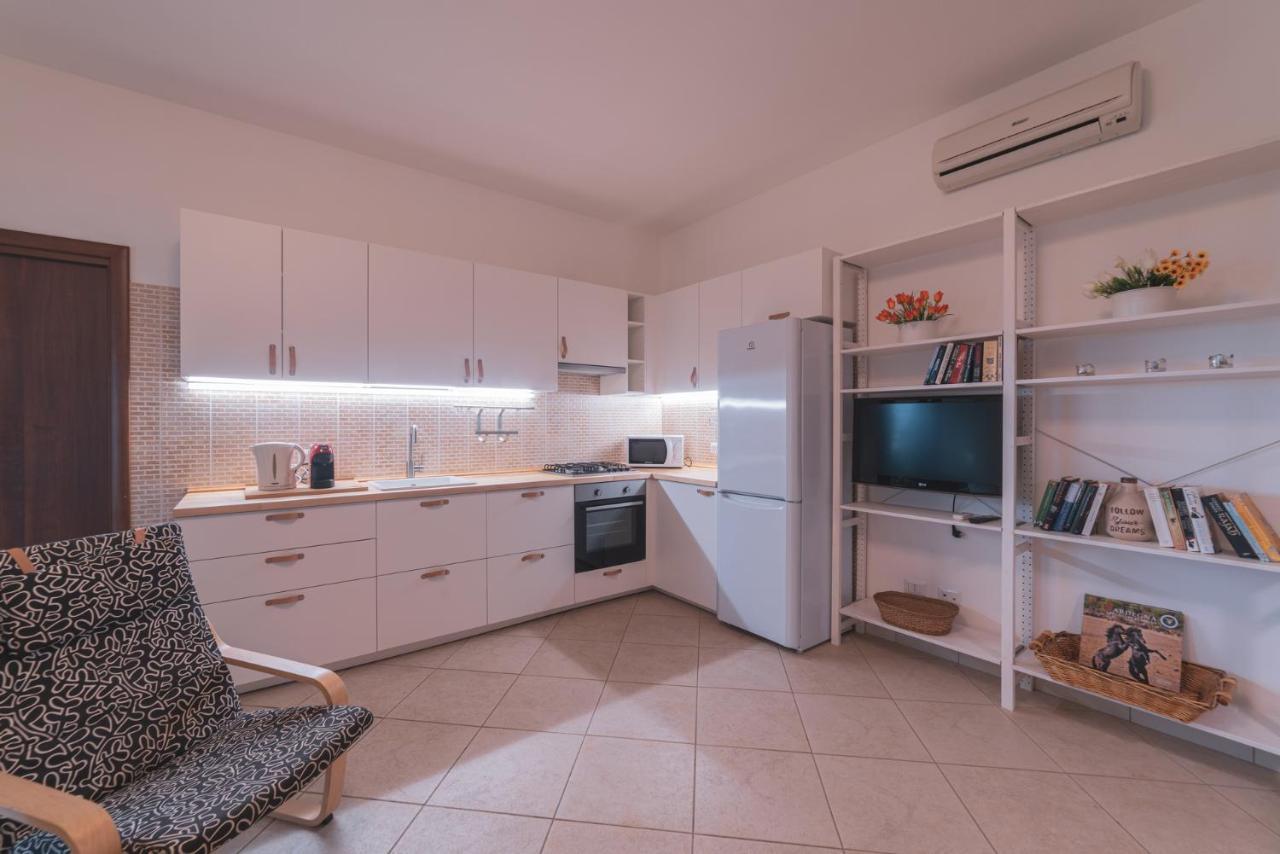 Casa Fiore Pula Bagian luar foto